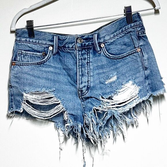 Free People We The Free Loving Good Vibrations Distressed Denim Shorts Sz 25 - Picture 2 of 7